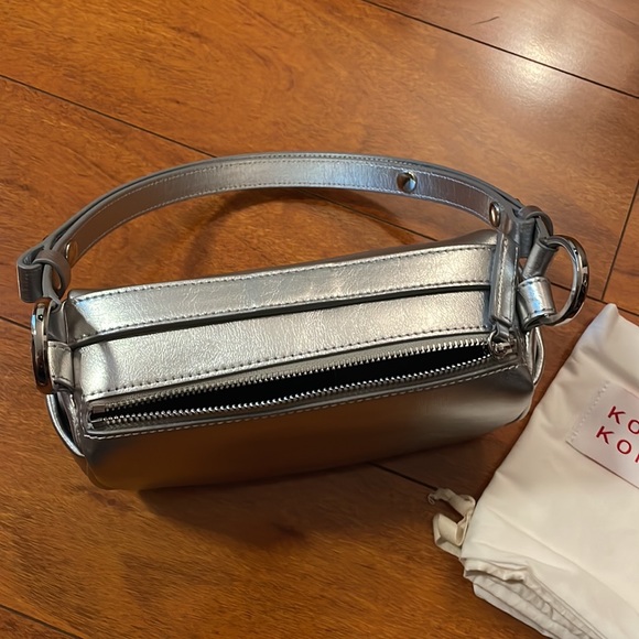 Koimooi Pillow Shoulder Bag - Picture 2 of 11